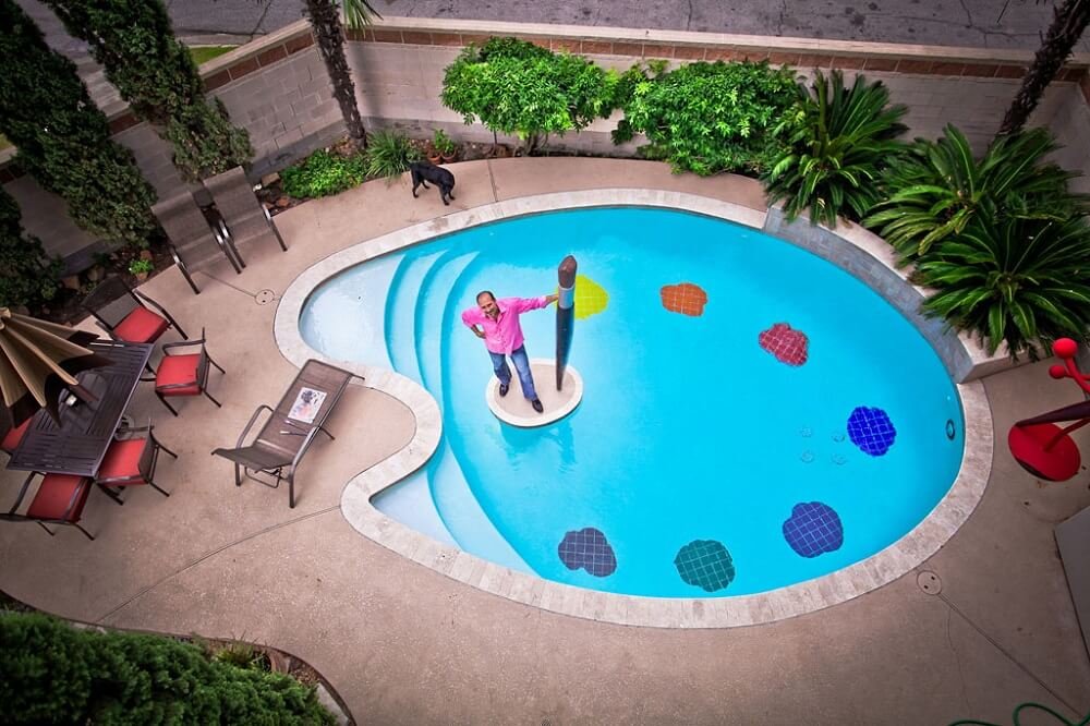 piscina-curiosa-en-forma-paleta-colores