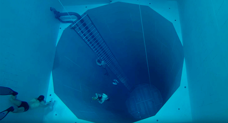 piscina-increible-profunda-diseno