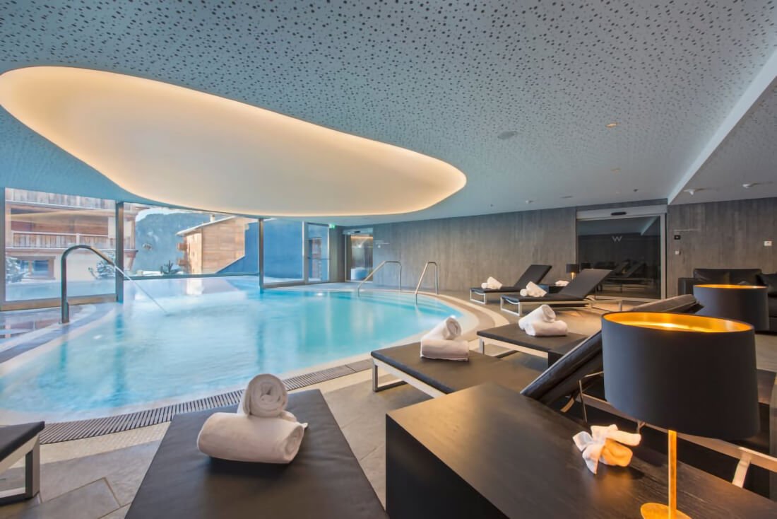 piscina-hotel-de-diseno-hermosa