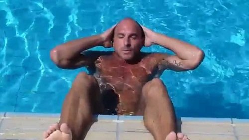 abdominales-en-piscina-borde